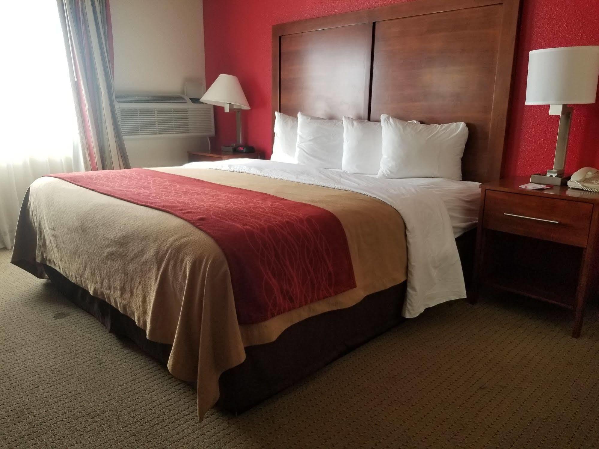 Ramada By Wyndham Downtown Spokane Exterior foto
